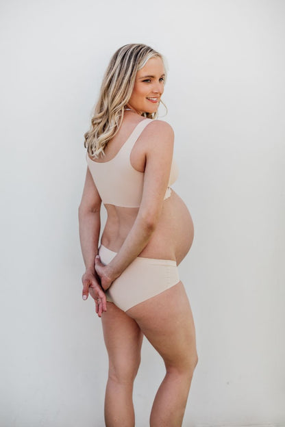 Nikki | Seamless Super stretch Sports Bra | Nude
